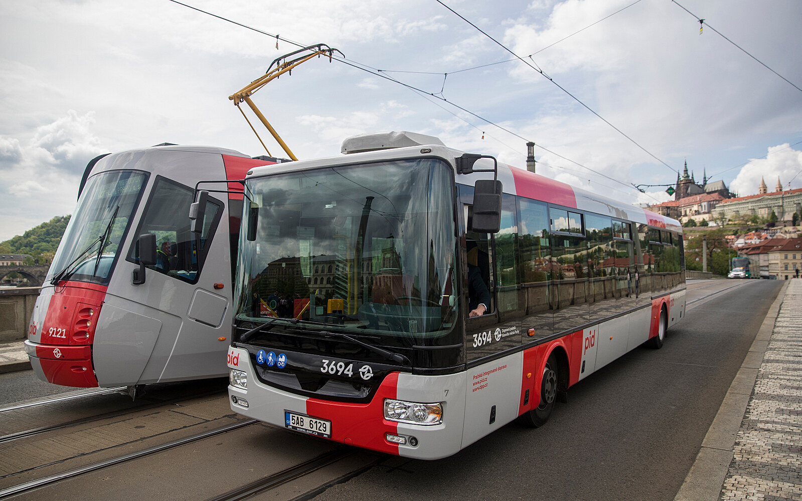 Pravidla silničního provozu a předpisy