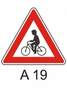 A19 - Cyklisté - výstražná dopravní značka