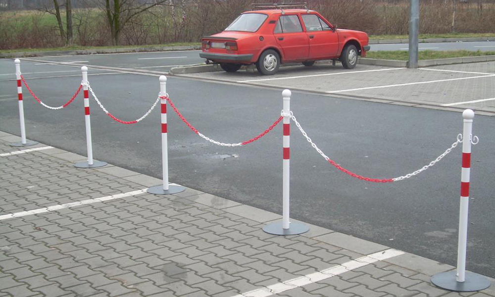 Mobilní sloupky přenosné (sada po 4 ks, 15 m řetěz)