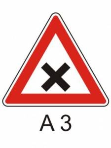 A3 - Křižovatka - výstražná dopravní značka