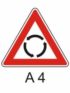 A4 - Pozor, kruhový objezd - výstražná dopravní značka