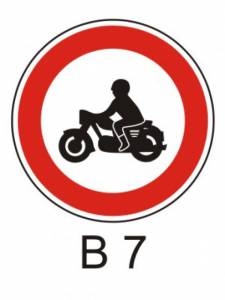 B7 - Zákaz vjezdu motocyklů - zákazová dopravní značka