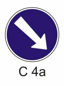 C4a - Přikázaný směr objíždění vpravo - příkazová dopravní značka