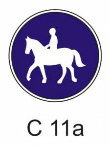 C11a - Stezka pro jezdce na zvířeti - příkazová dopravní značka