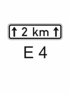 E4 - délka úseku - dodatková tabulka pro dopravní značky
